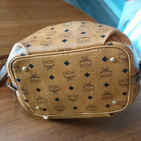 MCM Cognac Bucket Bag with Signature Visetos Print - Picture 2 of 3